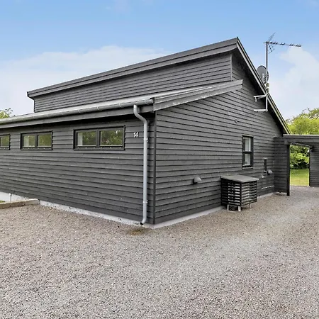 3 Bedroom Beautiful In 펜션 넥소